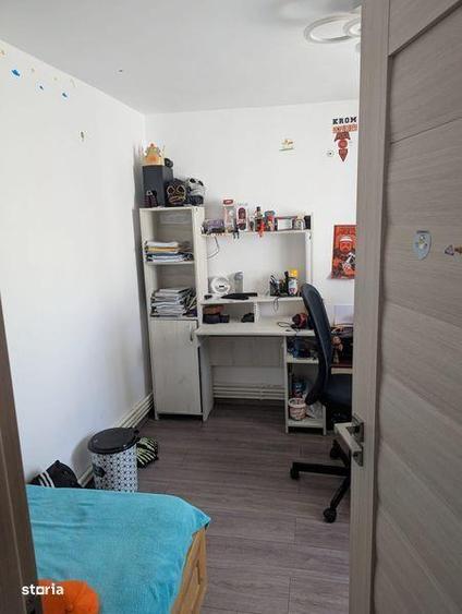 Apartament cu 3 camere semidecomandat în Central