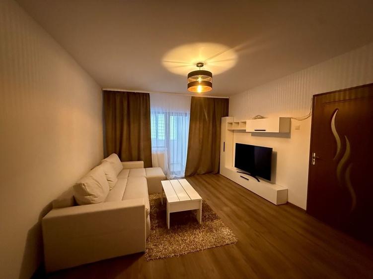 Apartament cu 2 camere decomandat în Rovine