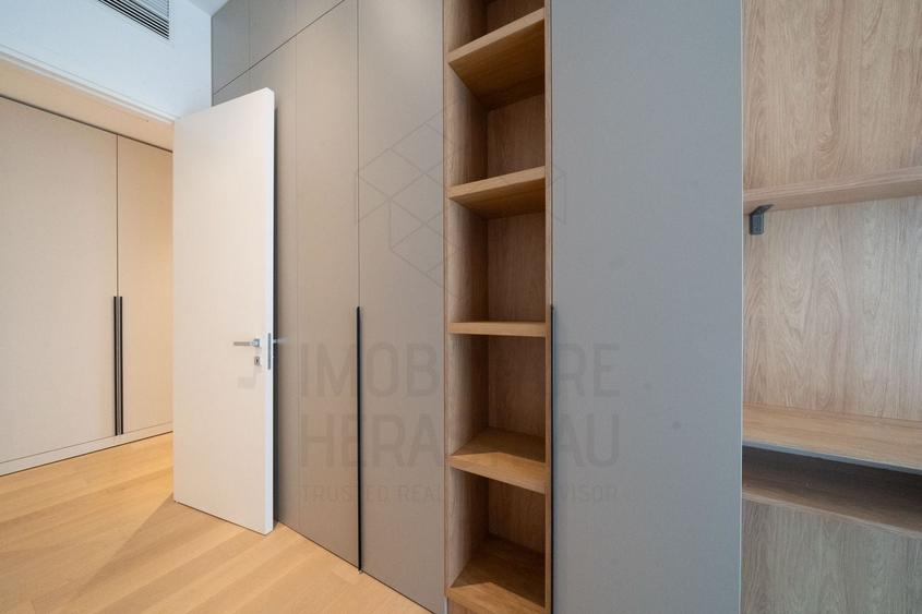 Apartament cu 4 camere decomandat în Barbu Văcărescu
