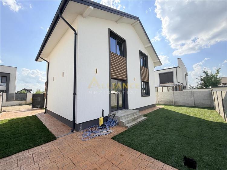 Casă individuală cu 5 camere cu Teren 290 Mp în Berceni