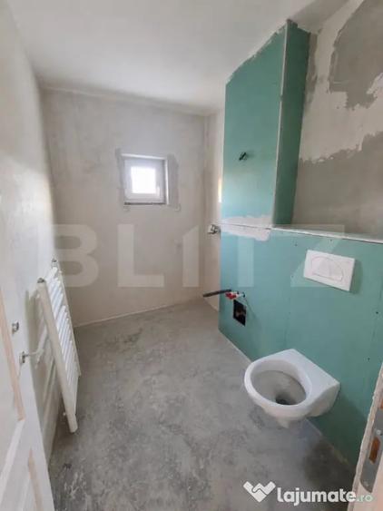 Apartament cu 3 camere semidecomandat în Central