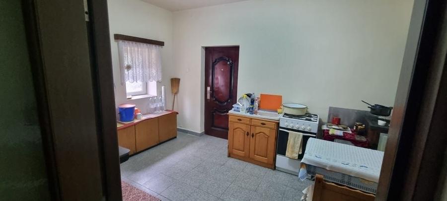 Casă cu 3 camere în Central