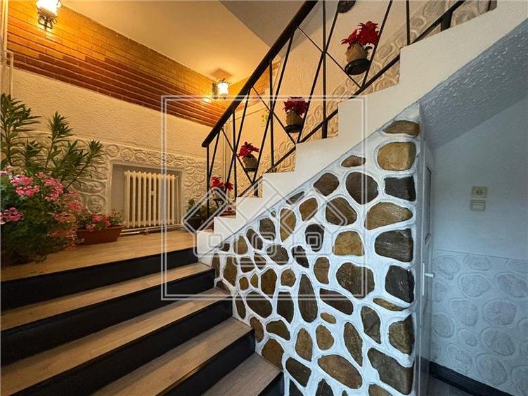 Apartament cu 4 camere decomandat în Lazaret
