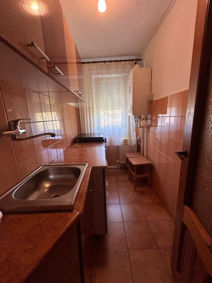 Apartament cu 2 camere semidecomandat, mobilat în Apollo
