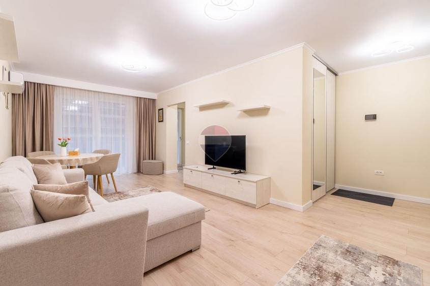 Apartament cu 2 camere semidecomandat, mobilat în Iris