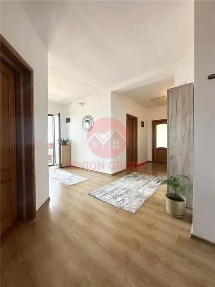 Casă cu Teren 854 Mp în Ovidiu