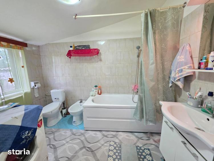Casă cu 3 camere cu Teren 1260 Mp în Central