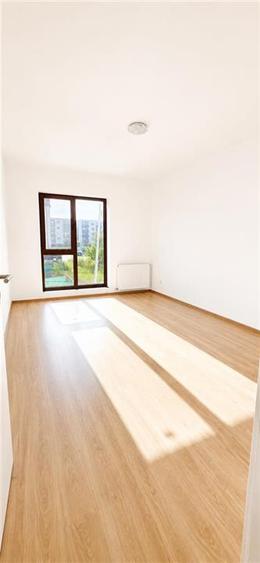 Apartament cu 2 camere decomandat în Tractorul