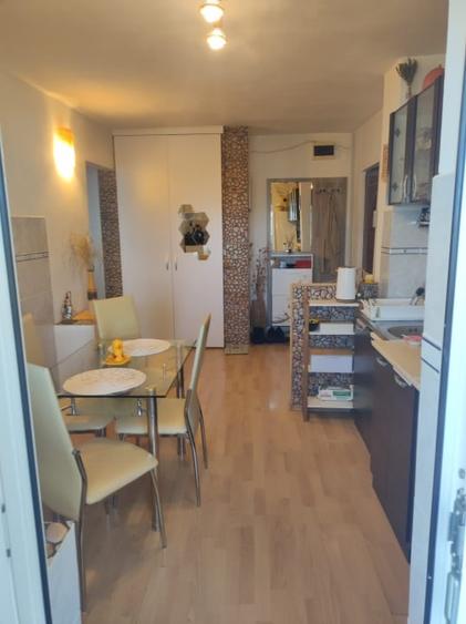 Apartament cu 2 camere decomandat, mobilat în Km 5