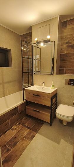 Apartament cu 2 camere decomandat în Zăvoi