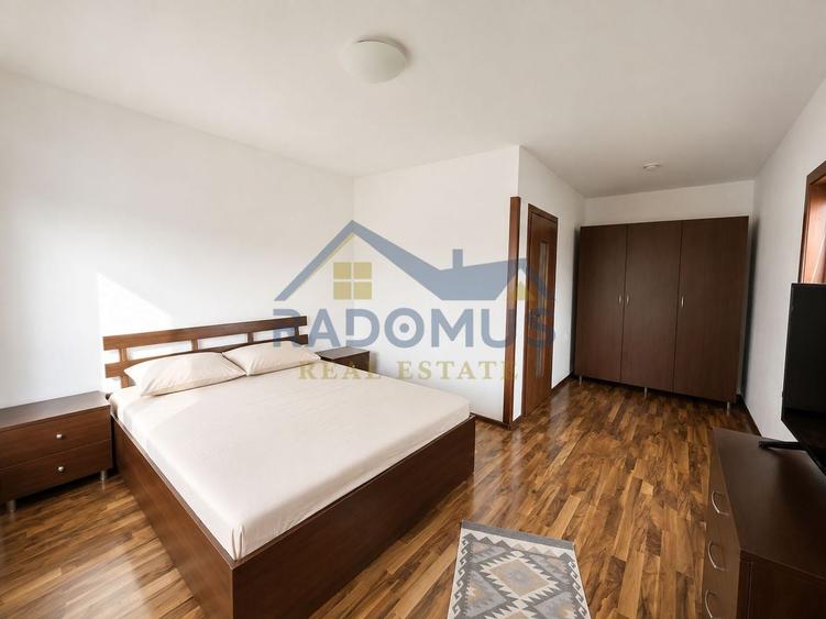 Casă individuală cu 8 camere cu Canalizare în Albert