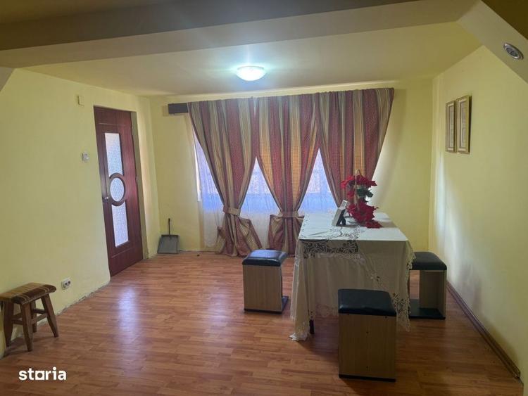 Casă cu 4 camere în Vârvor