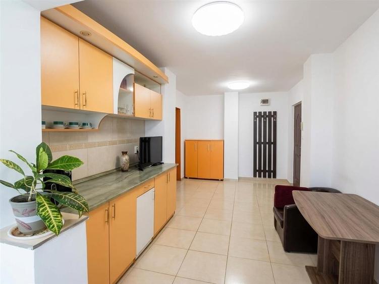 Apartament cu 3 camere decomandat în Decebal