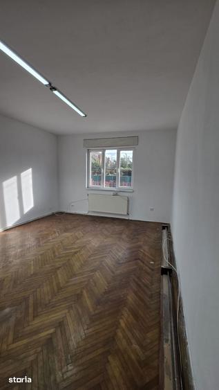 Casa de 3 camere, 130 mp., curte si gradina in zona Micro 1 - 9