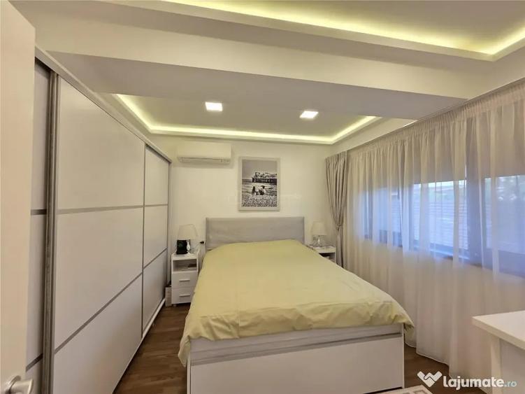 Casă cu 10 camere cu Teren 620 Mp în Mogoșoaia