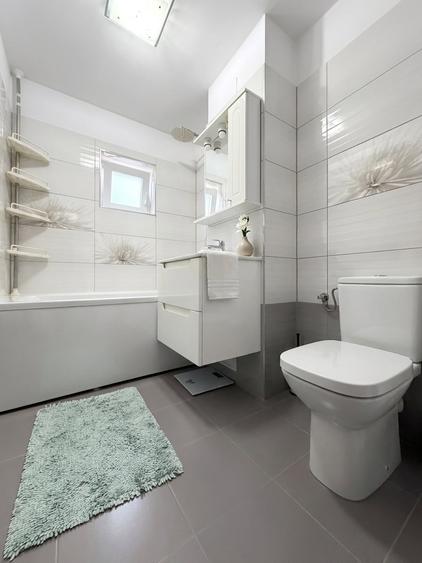 Apartament cu 3 camere decomandat, mobilat în Lipovei
