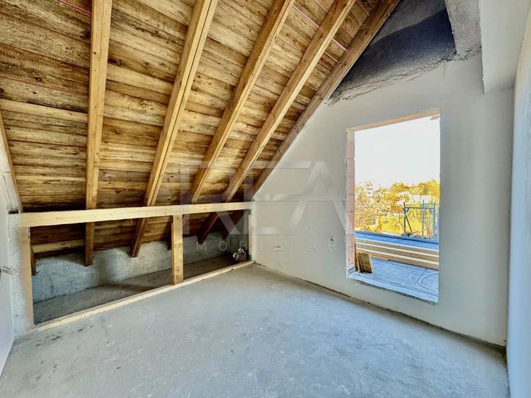 Apartament cu 3 camere semidecomandat în Matei Voievod