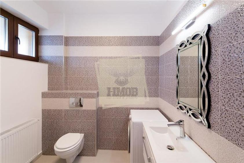 Penthouse cu 4 camere decomandat, mobilat în Ștrand