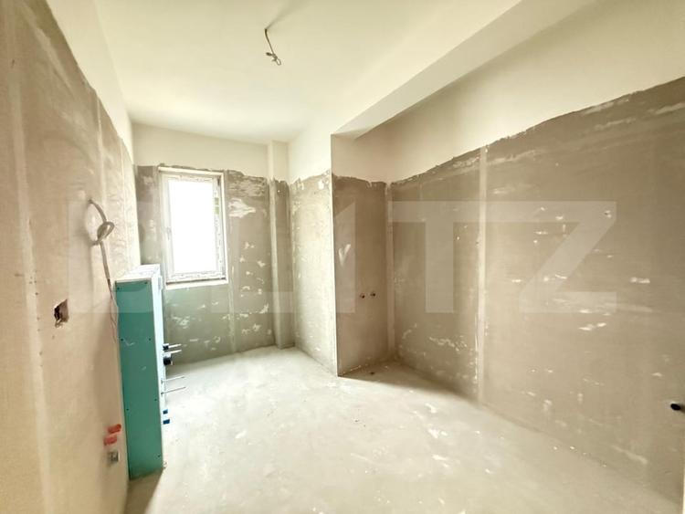 Apartament cu 3 camere semidecomandat în Braytim