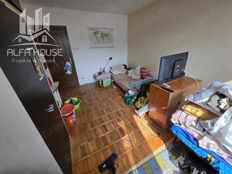 Apartament cu 3 camere decomandat în Govândari
