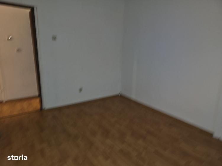 3 camere zona P-ta centrala priveliste spre padure si raul Bistrita! - 2