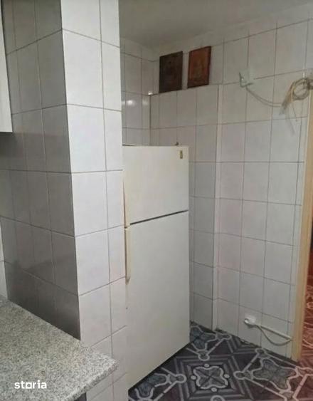Apartament cu 3 camere decomandat în Berceni