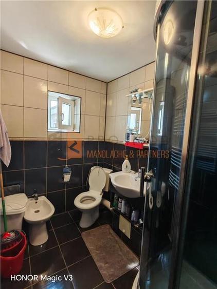 Apartament cu 3 camere semidecomandat, mobilat în Unirii Sud