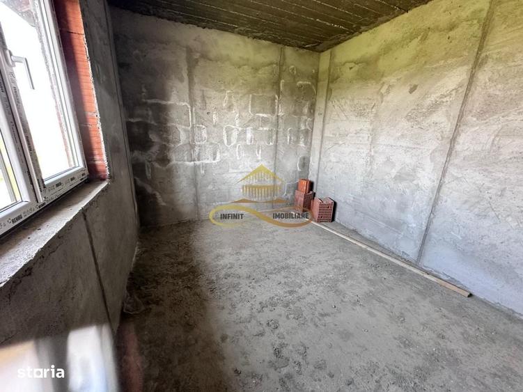 Casă cu 3 camere în Siretu