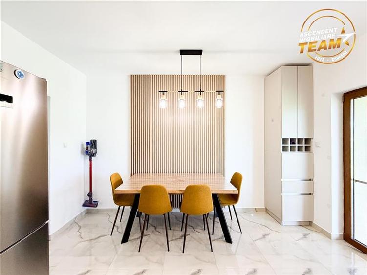 Casă individuală cu 4 camere cu Teren 946 Mp în Exterior Est