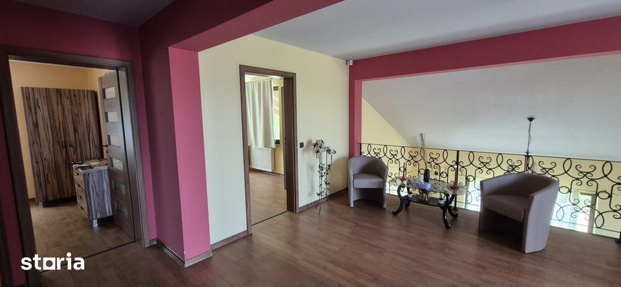 Casă cu 5 camere cu Teren 1344 Mp în Păsăreni