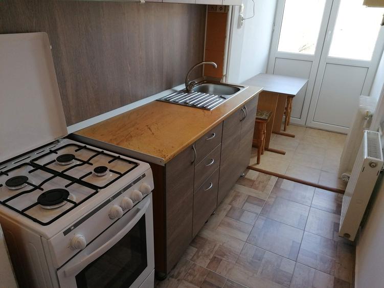 Garsonieră decomandată în Tudor