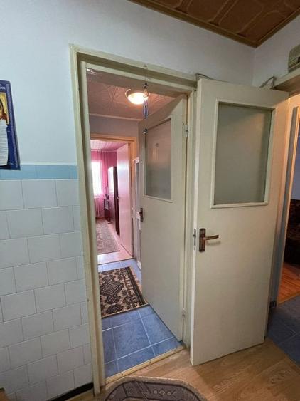 Apartament cu 2 camere decomandat, mobilat în Micro 4