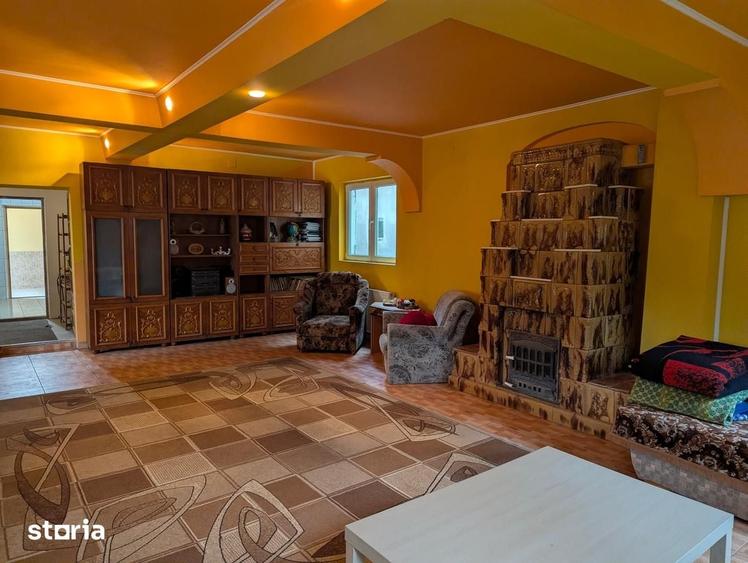 Casă cu 6 camere cu Teren 8246 Mp în Tărtășești
