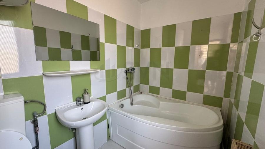 Apartament cu 15 camere circular în P-ța Unirii