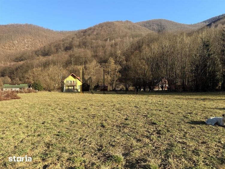 Teren de 1100 mp, în Gilău