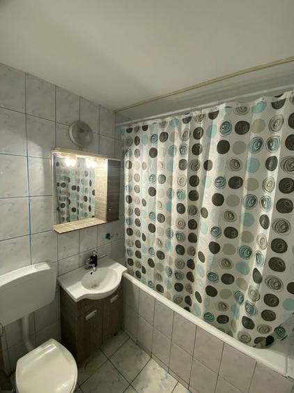 Inchiriez apartament 2 camere, decomandat, etaj 2, strada Sovata nr. 31 - 4