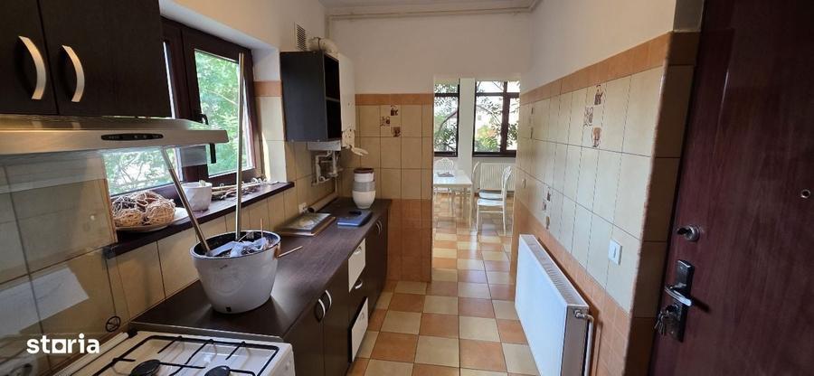 Apartament cu 4 camere în Dacia