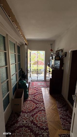 Casă cu 5 camere cu Teren 716 Mp în Central