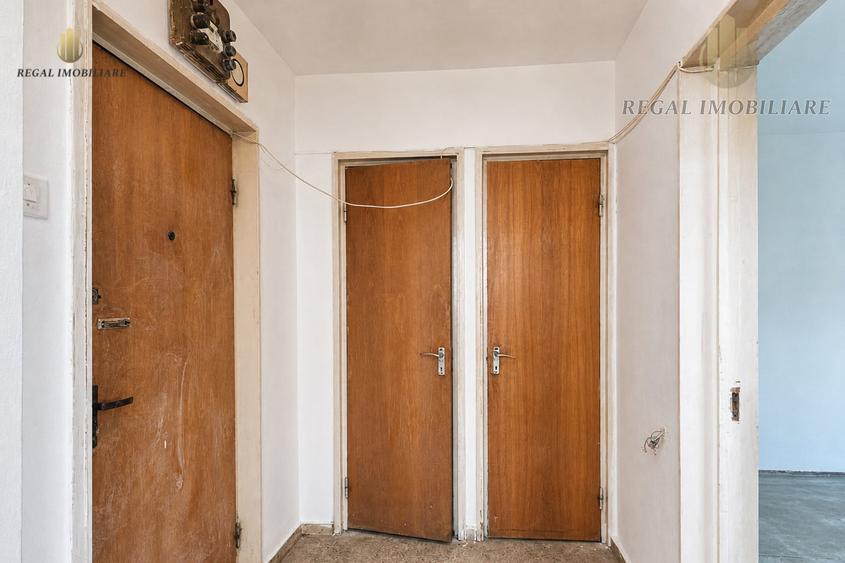 Apartament cu 3 camere decomandat în Drumul Taberei
