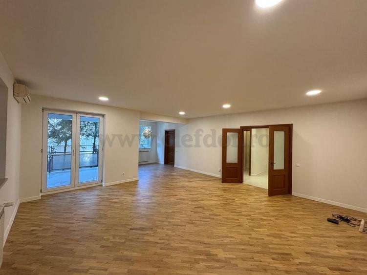 Apartament cu 3 camere decomandat în Șoseaua Nordului