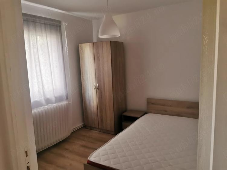 Apartament cu 3 camere semidecomandat în Simeria