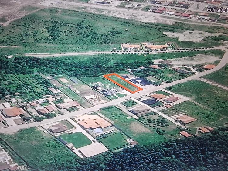 Teren de 1000 mp, în Zăvoi