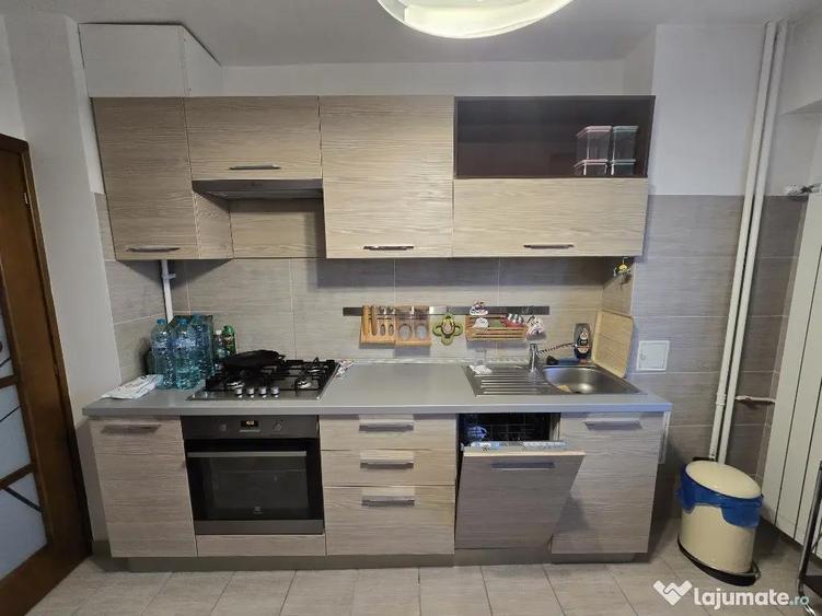 Apartament cu 2 camere decomandat, mobilat în P-ța Muncii
