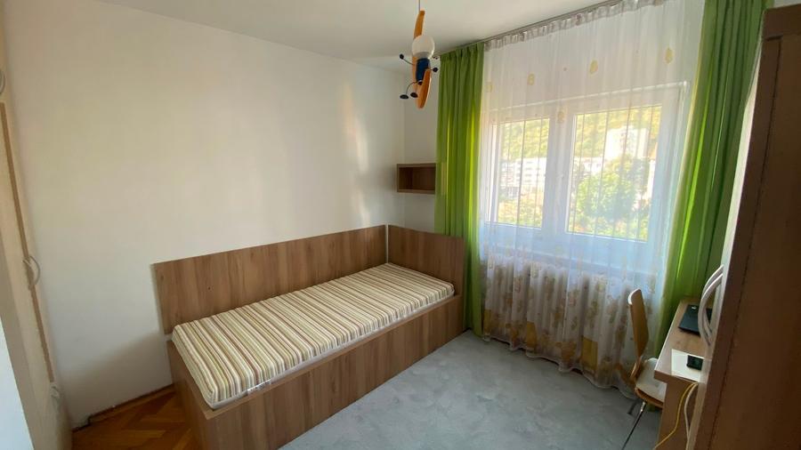 Apartament cu 3 camere decomandat în Grigorescu