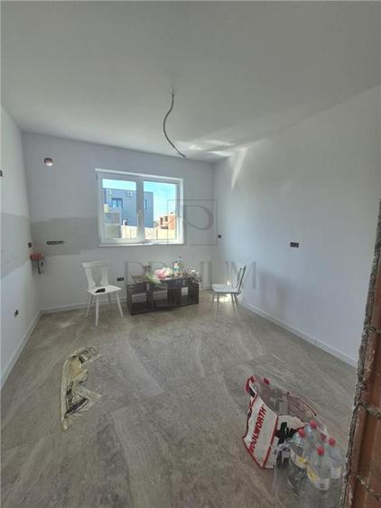 Duplex cu 4 camere cu Canalizare în Moșnița Nouă