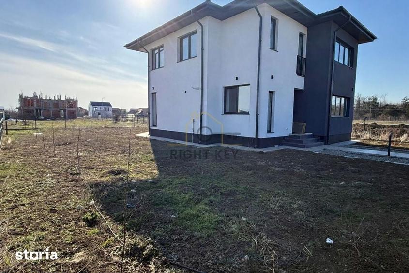 Casă cu 5 camere cu Teren 560 Mp în Tărtășești