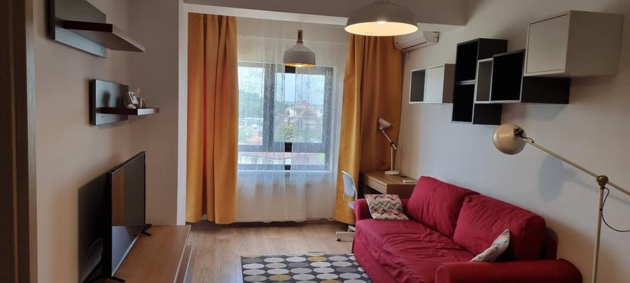 Apartament cu 2 camere semidecomandat, mobilat în Nicolina