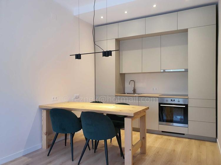 Apartament cu 2 camere nedecomandat, mobilat în 1 Mai