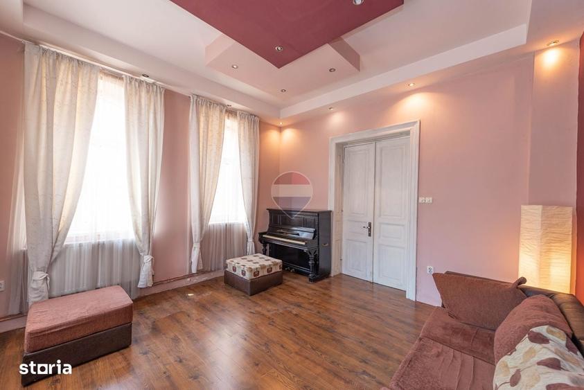 Apartament cu 3 camere semidecomandat în Parcul Carol