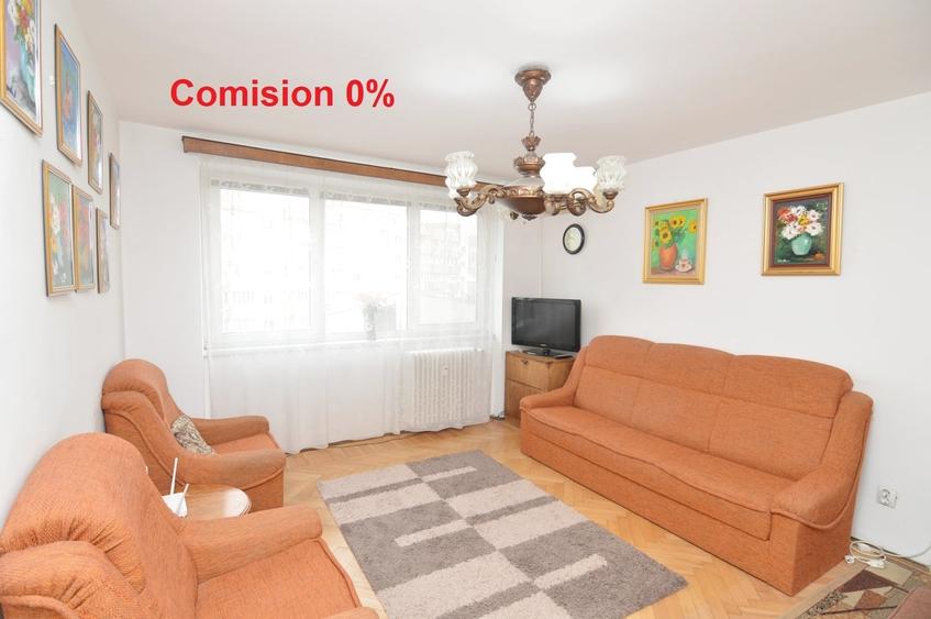 Apartament cu 3 camere semidecomandat, mobilat în Ștefan cel Mare